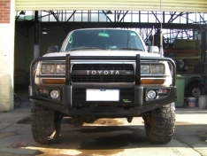 Commercial Deluxe Bull Bar to suit Toyota Landcruiser 80 Series