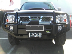 Commercial Deluxe Bull Bar to suit Navara D22 2002+